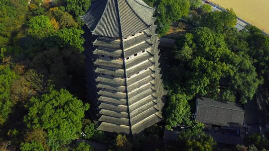 高大挺拔的古塔