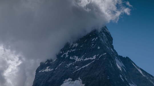瑞士马特洪峰阿尔卑斯山雪峰滑雪视频素材模板下载