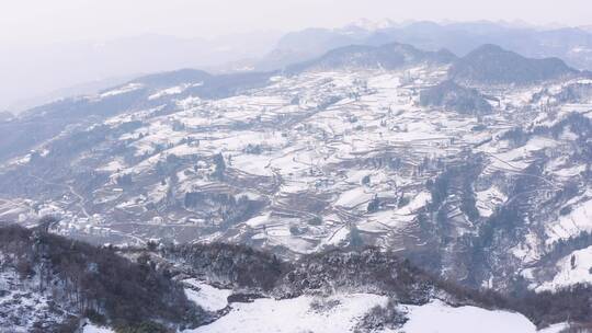 4k航拍恩施雪山雾凇峡谷风光