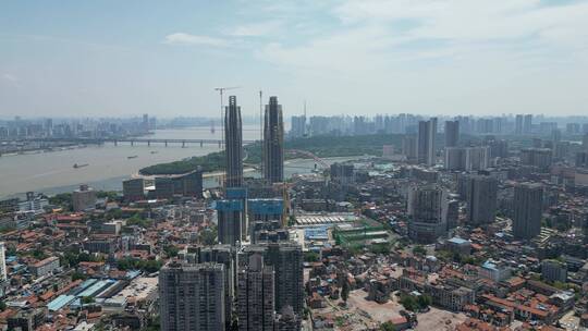 航拍武汉双子塔在建施工高楼大厦视频素材模板下载