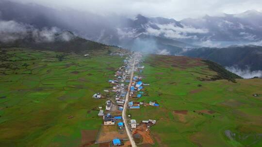 西藏日喀则市吉隆县吉隆沟乃村1