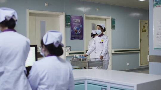护士深夜继续工作在医院的各个岗位加班视频素材模板下载