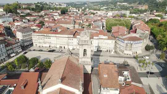 飞往葡萄牙吉马良斯图拉尔广场的圣佩德罗教堂