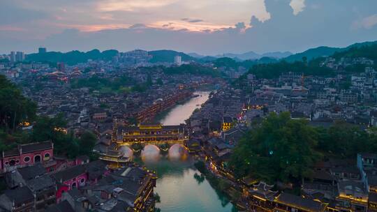 航拍湖南湘西凤凰古城夜景移动延时摄影