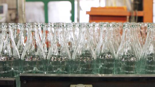 玻璃瓶制造工厂