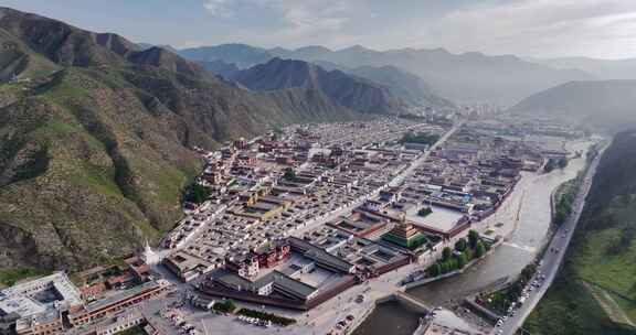 山谷中的寺院