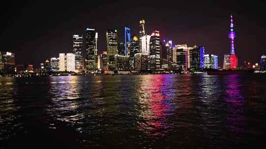 上海北外滩陆家嘴黄浦江游船夜景