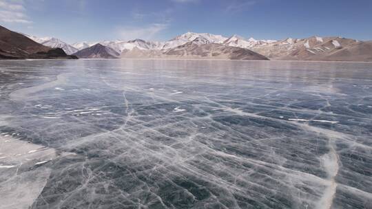 南疆 白沙山 湖 冬季 雪山 冰湖 穿越机