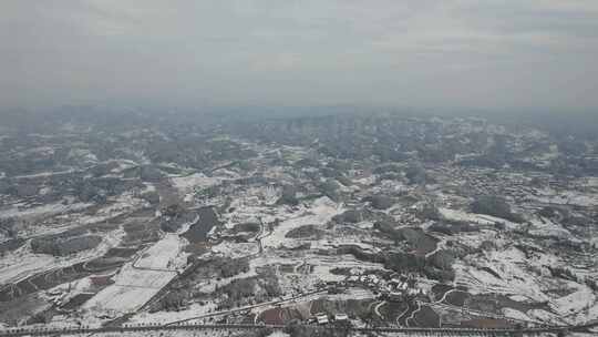 雪后乡村田野航拍全景