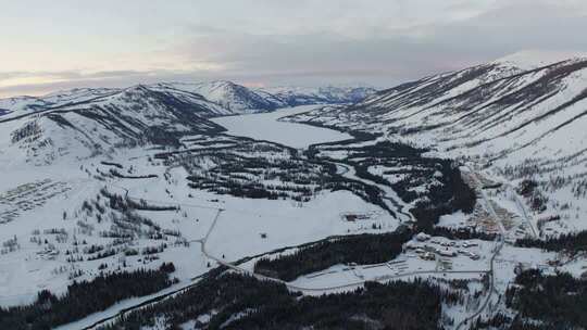 新疆阿勒泰地区喀纳斯景区雪景航拍