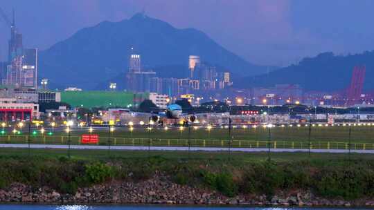 长龙航空客机降落深圳机场