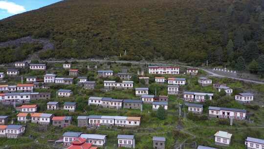 康定县沙德乡俄巴绒二村古瓦寺