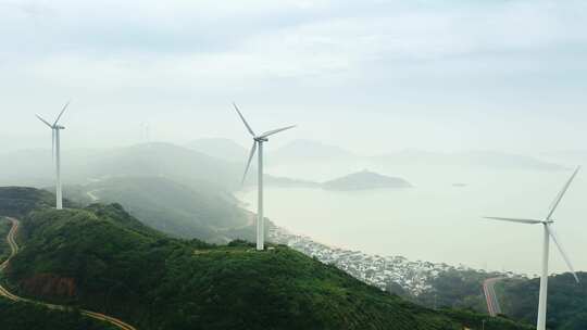 4K航拍岱山凉峙渔村山上的风力电机视频素材模板下载