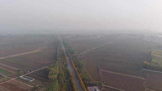 航拍乡村田野公路景象