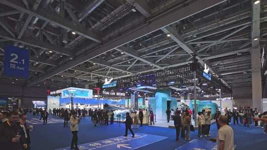 第八届进博会2.1馆汽车及智慧出行展区