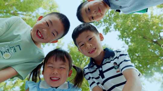 绿色公园 公园玩耍 童年 儿童嬉戏