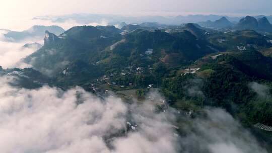 航拍桂林漓江山川云海风光