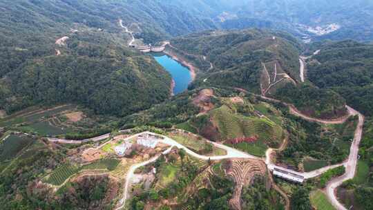 广东省揭阳市黄满寨瀑布的山顶湖泊