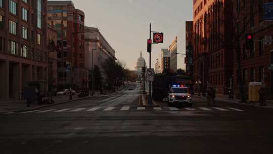 道路和汽车的视频