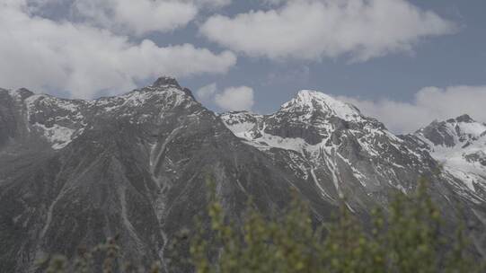 雪山云层延时空镜头