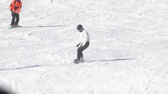 滑雪场景山顶滑雪体育运功国家滑雪场