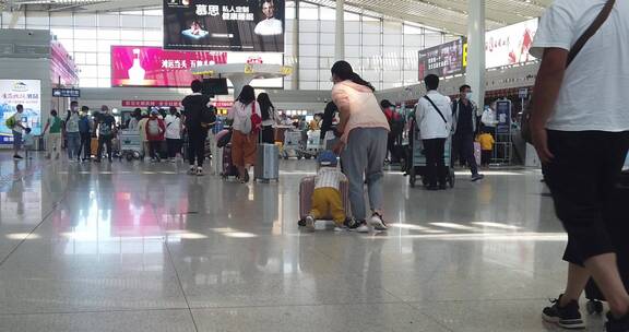 机场航站楼旅客安检慢动作慢镜头