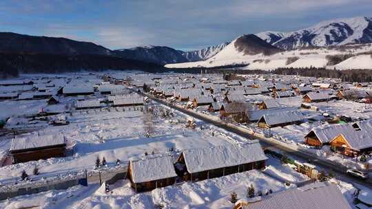 新疆阿勒泰地区禾木村雪景航拍