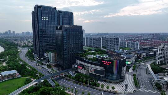 上海航拍中庚漫游城商圈视频素材模板下载