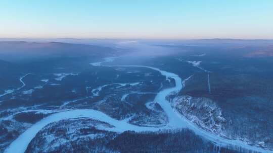 东北林海雪原黎明冰河冻雾