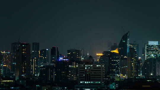 夜幕下的城市街景