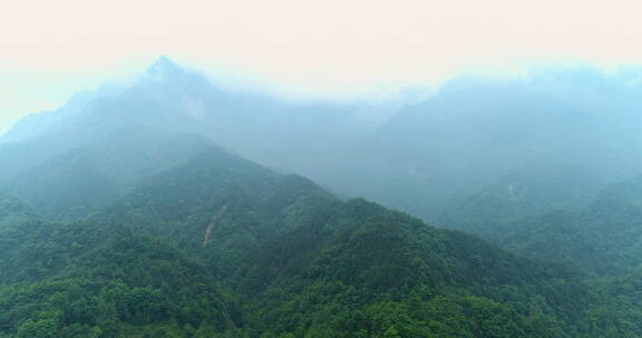 航拍四川峨眉山后山风景云雾缭绕