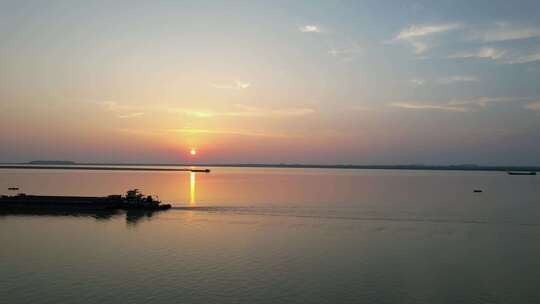 湖南省岳阳市洞庭湖日落夕阳航拍风光