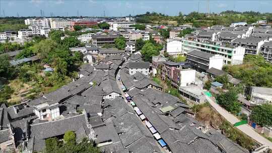 俯瞰传统建筑与现代建筑自贡仙市古镇