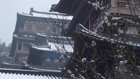 杭州径山寺中式古建筑寺庙雪景