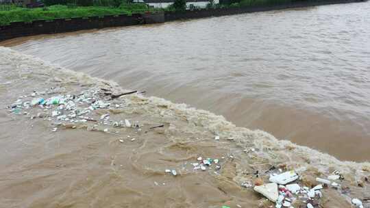 2024年6月下旬黄山市暴雨后洪水来袭