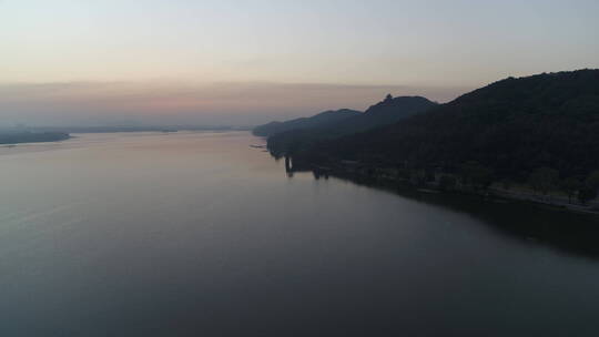 航拍武汉东湖磨山傍晚