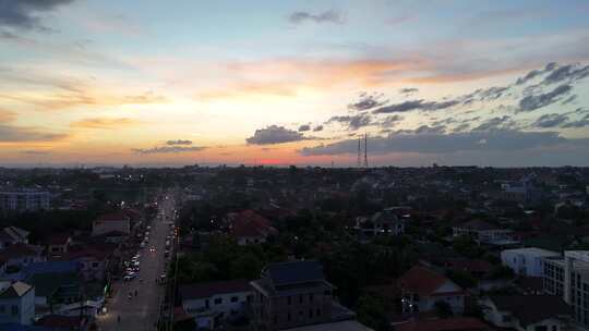 4K航拍夕阳下老挝首都万象城市风光