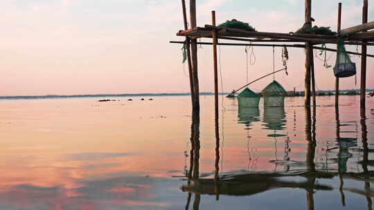 渔船围网渔民海边