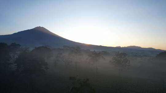 日出山背景