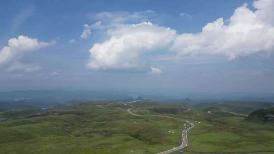 贵州山川阿西里西草原白云蓝天