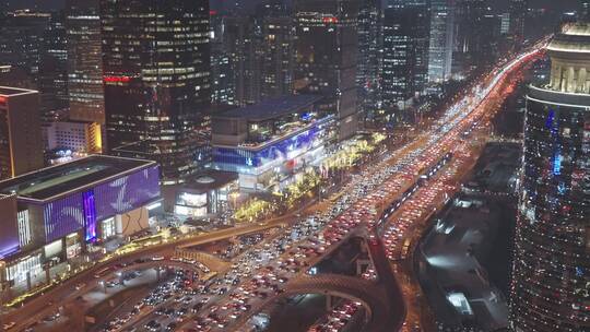 城市上下班通勤繁忙车流夜景