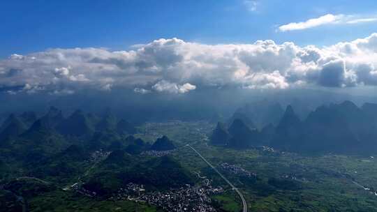 广西桂林山水漓江风光日出云海 高空穿云