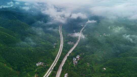 航拍清晨高速公路