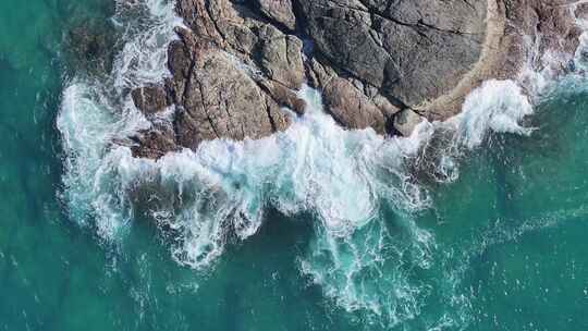 岛屿海岛海边礁石航拍