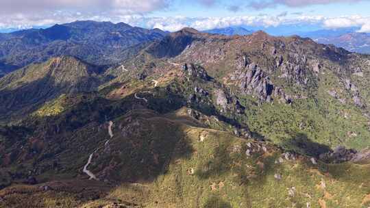 山峦叠嶂群山山脉山峰喀斯特地貌