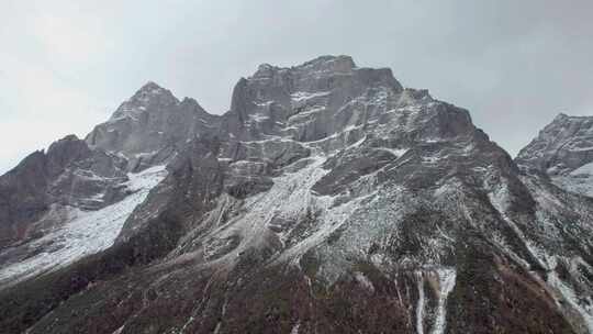 4k航拍四川阿坝四姑娘山双桥沟