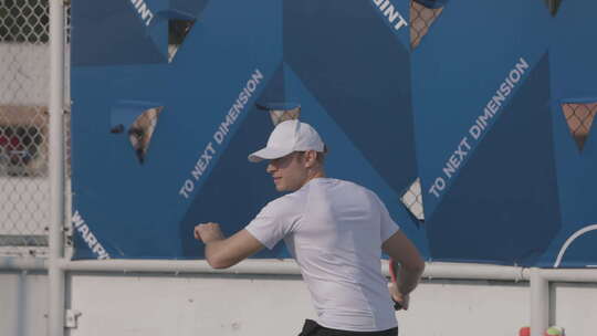 匹克球外国帅哥