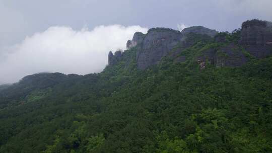 丹霞地貌森林高山云雾