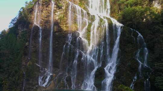 瀑布流水悬崖落差视频素材模板下载