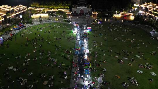 夜晚休闲广场市民乘凉航拍